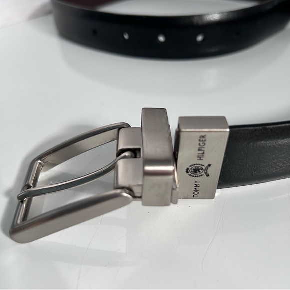 Tommy Hilfiger MEN black/brown reversible leather belt 38” long size 32 - Picture 4 of 6